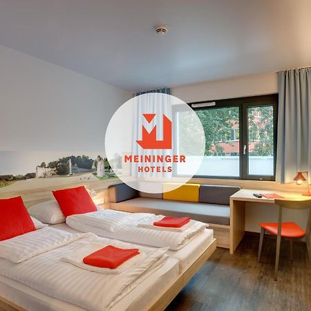 Meininger Hotel Wien Downtown Franz Esterno foto