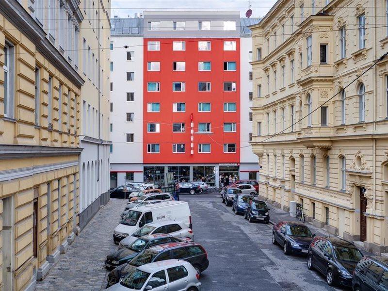 Meininger Hotel Wien Downtown Franz Esterno foto