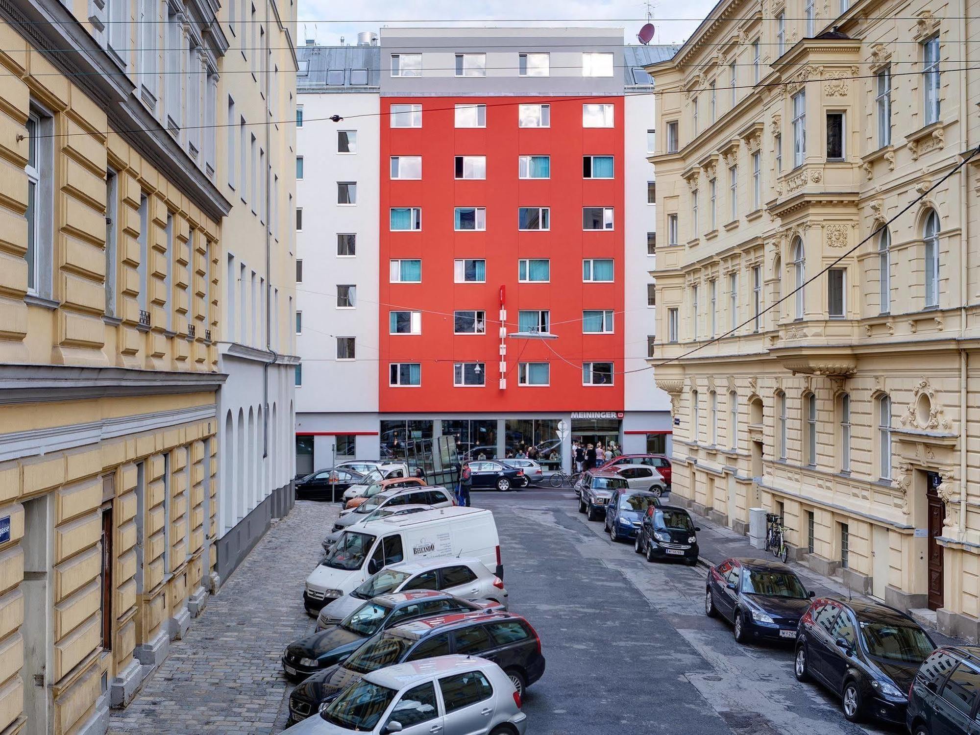Meininger Hotel Wien Downtown Franz Esterno foto